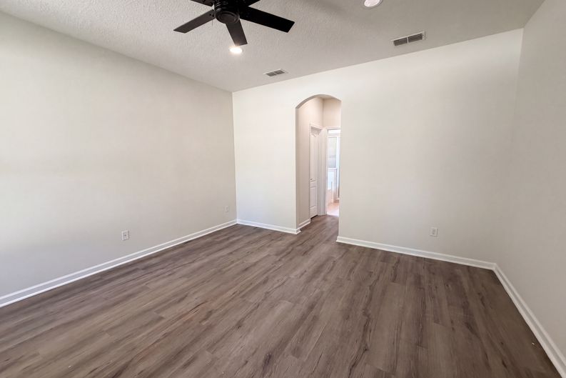Photo 4 of 21 of 45168 Ingleham Cir, Callahan, FL