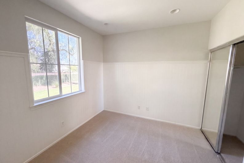 Photo 12 of 30 of 1747 Palermo Dr, Riverside, CA