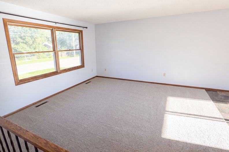 Photo 8 of 26 of 1720 24th Ave SE, Rochester, MN