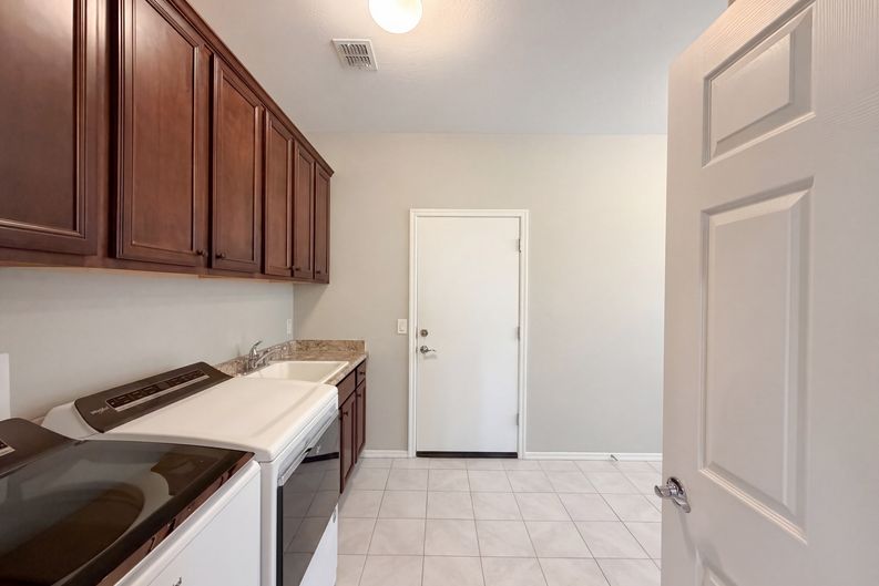 Photo 15 of 19 of 4387 N Presidio Dr, Florence, AZ
