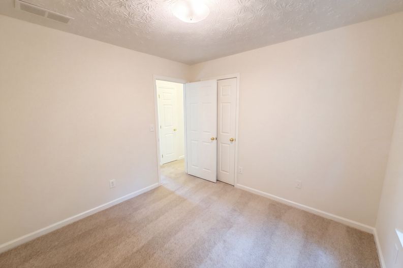Photo 15 of 60 of 2492 Halcyon Way, Lawrenceville, GA