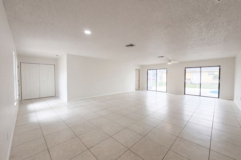 Photo 18 of 21 of 8022 Timber Lake Ln, Sarasota, FL