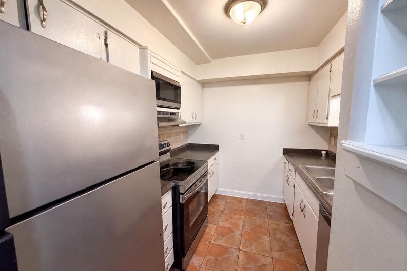 Photo 3 of 16 of 7040 Longstreet Dr, Raleigh, NC