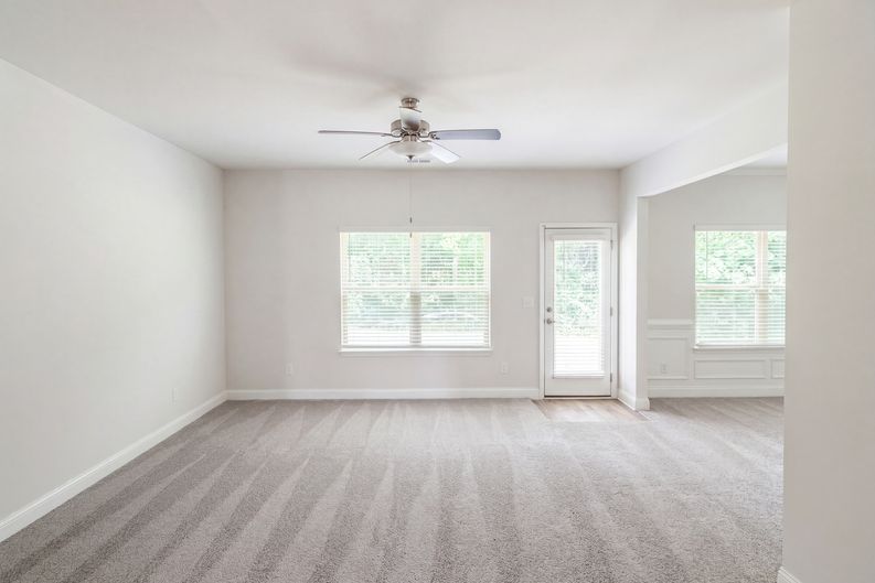 Photo 3 of 27 of 11916 Lovejoy Crossing Pl, Lovejoy, GA