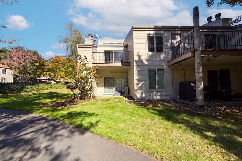 Photo 6 of 25 of 11776 SW Boones Bend Dr, Beaverton, OR