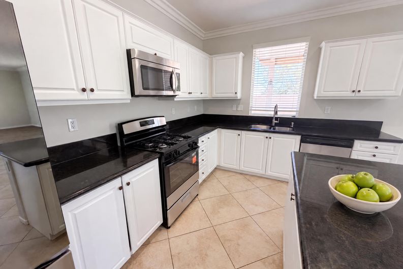 Photo 11 of 41 of 29495 Glenhurst Cir, Menifee, CA