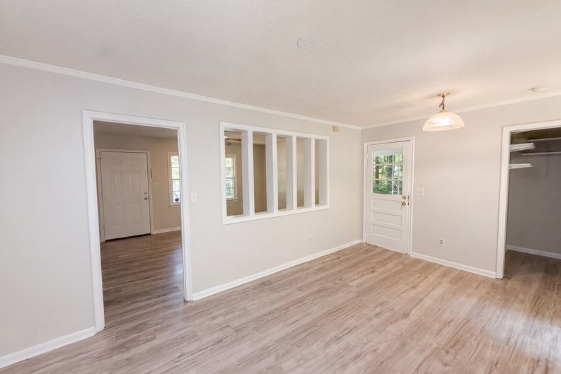 Photo 6 of 17 of 6220 Paylor St, Mebane, NC