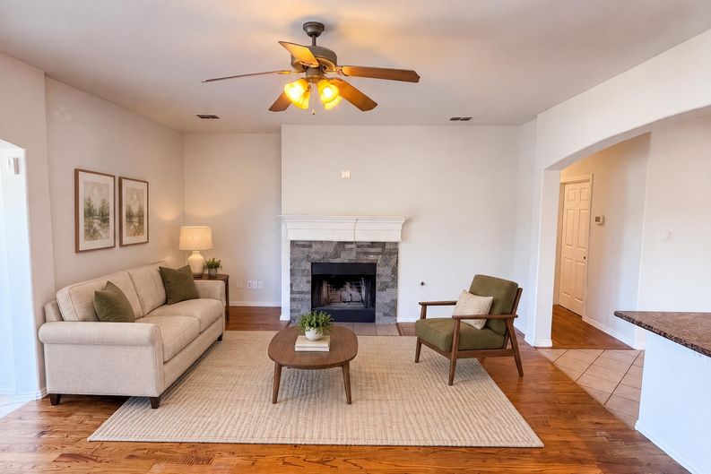 Photo 3 of 15 of 2184 Stuttgart Dr, Frisco, TX
