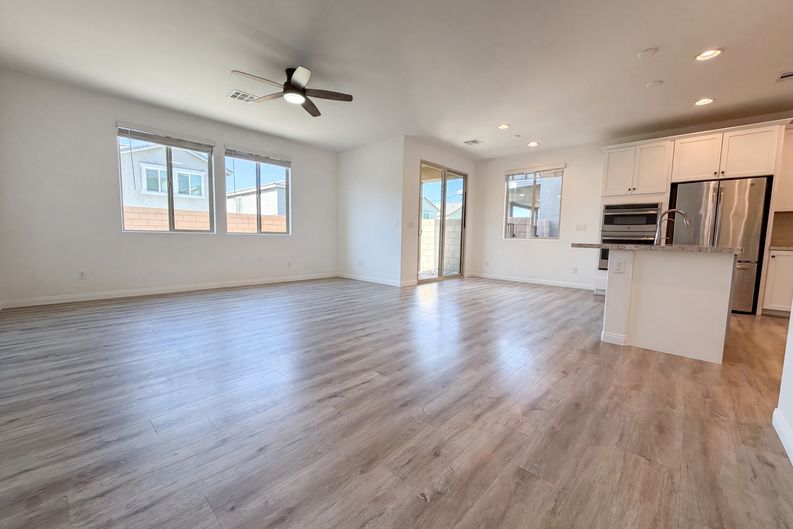 Photo 3 of 22 of 6238 Ashley Hills Ave, Las Vegas, NV