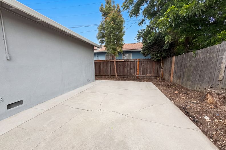 Photo 6 of 24 of 648 Lewis Ave, Yuba City, CA