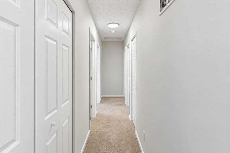 Photo 11 of 30 of 3308 Kady Ln, Columbus, OH