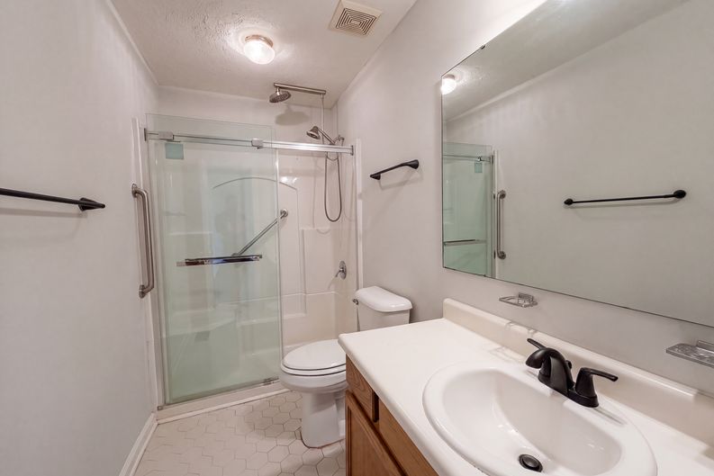 Photo 12 of 17 of 4013 Burleigh Pl, Fayetteville, NC