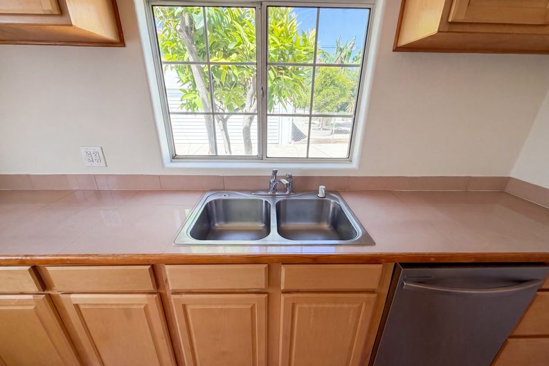 Photo 8 of 31 of 817 S 9th St, Alhambra, CA