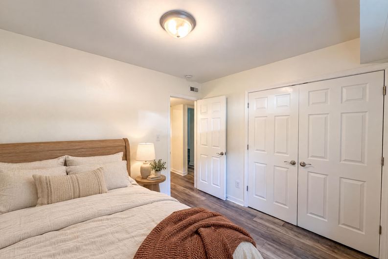 Photo 11 of 16 of 7040 Longstreet Dr, Raleigh, NC