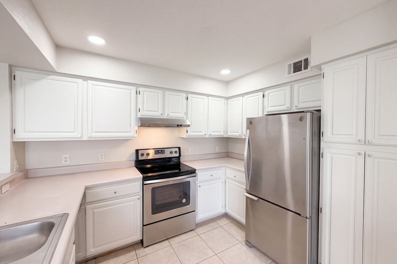 Photo 12 of 34 of 13838 Fairway Island Dr, Orlando, FL