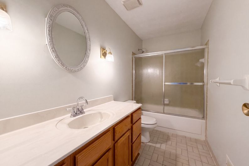 Photo 16 of 25 of 7636 Montgomery Rd, Cincinnati, OH