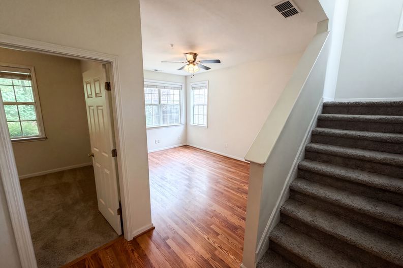 Photo 9 of 29 of 4660 Creekside Villas Way SE, Smyrna, GA