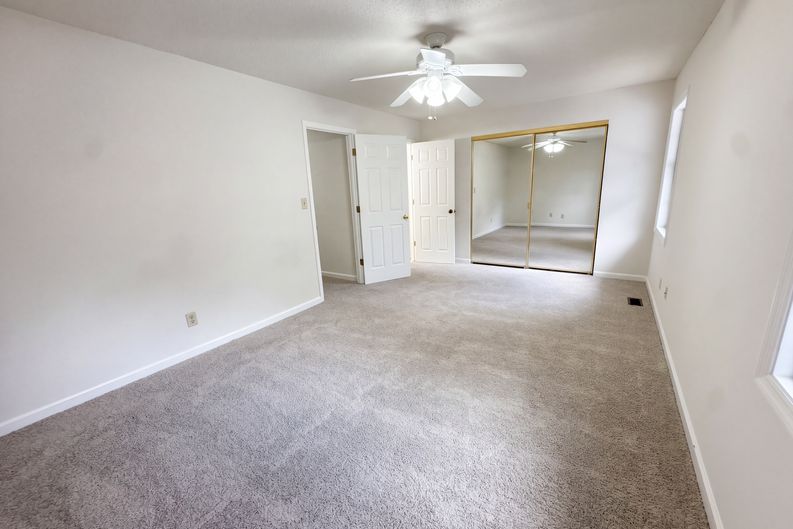Photo 4 of 46 of 5997 Wintergreen Rd, Norcross, GA