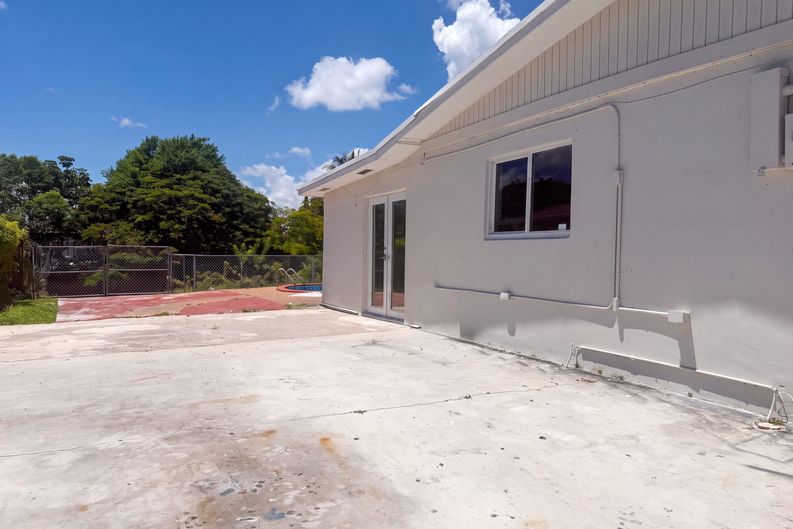 Photo 19 of 22 of 6200 SW 109th Ave, Miami, FL
