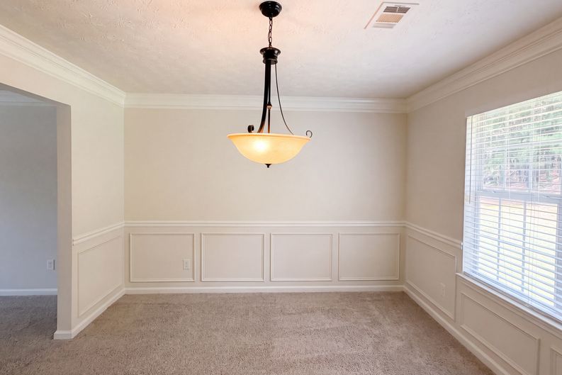 Photo 11 of 33 of 1672 Bennett Dr, McDonough, GA