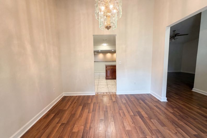 Photo 8 of 22 of 841 Chalmet Ln, Jacksonville, FL