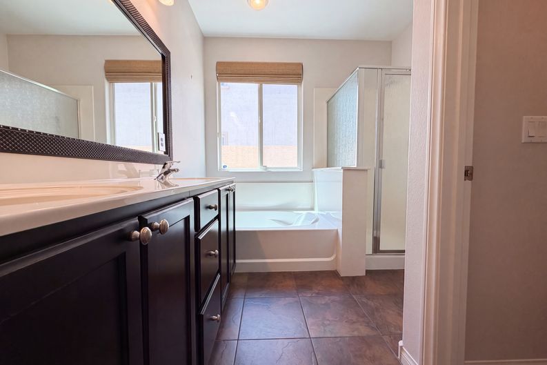 Photo 15 of 21 of 908 Baronet Dr, Las Vegas, NV