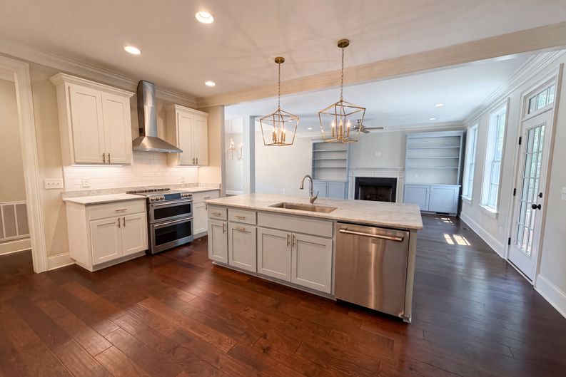 Photo 8 of 36 of 1901 Parrish Dr, Columbia, SC