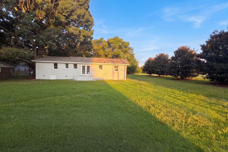 Photo 5 of 18 of 28 11th St, Greer, SC