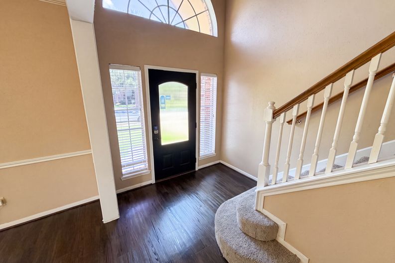 Photo 6 of 28 of 4215 River Ranch Dr, Pasadena, TX