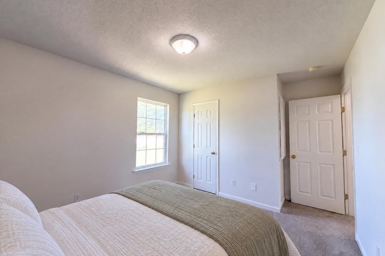 Photo 12 of 21 of 2319 Forrest Fields Dr, Chapel Hill, TN