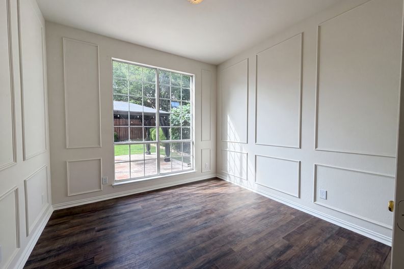 Photo 13 of 33 of 1429 Greenbriar Dr, Allen, TX
