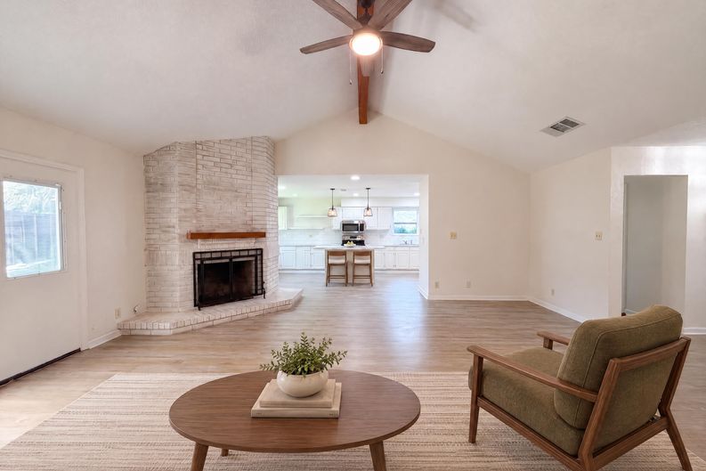 Photo 3 of 18 of 4107 Rock Ct, Temple, TX