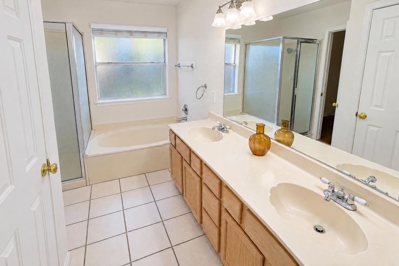 Photo 8 of 20 of 5018 Graford Pl, Corpus Christi, TX