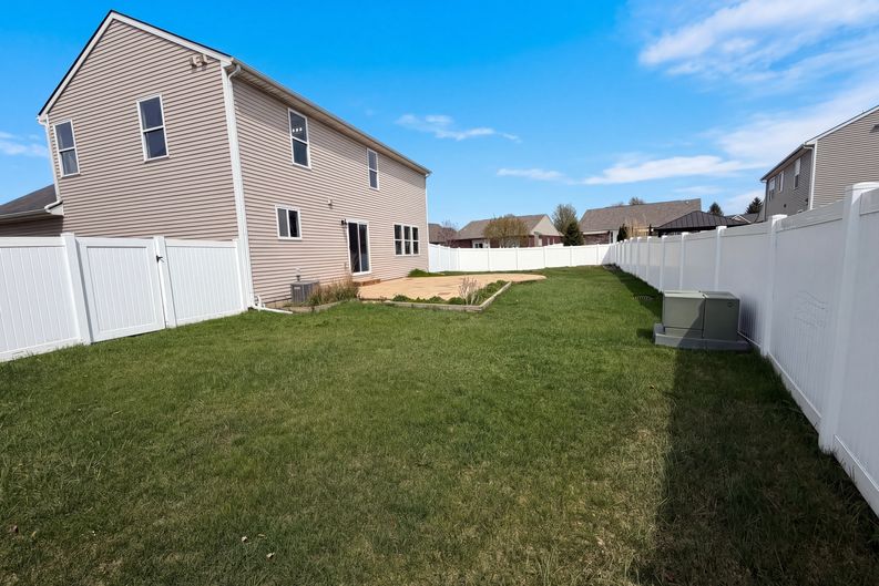 Photo 40 of 44 of 42824 Greystone Dr, Sterling Heights, MI
