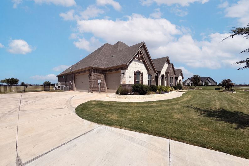 Photo 27 of 31 of 3608 Ridge Point Dr, Argyle, TX