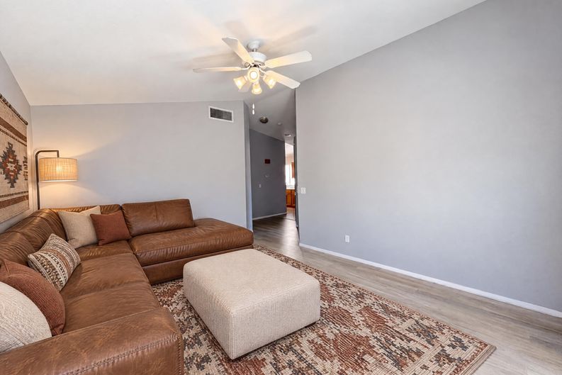Photo 11 of 33 of 9121 Indian Breeze Dr, Las Vegas, NV