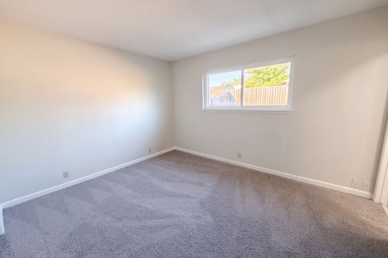 Photo 15 of 25 of 3525 Astral Dr, Sacramento, CA