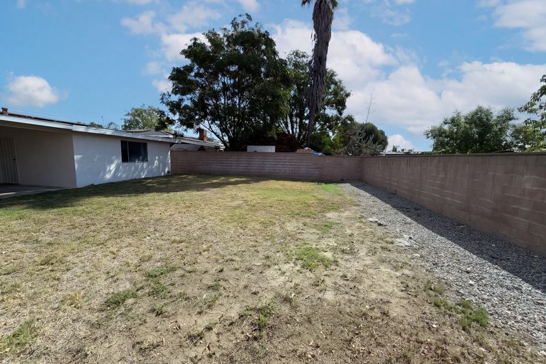 Photo 19 of 20 of 17787 Ivy Ave, Fontana, CA