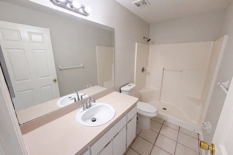 Photo 11 of 27 of 37209 Grassy Hill Ln, Dade City, FL