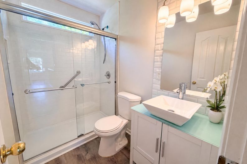 Photo 14 of 18 of 6032 Briggs Dr, Charlotte, NC