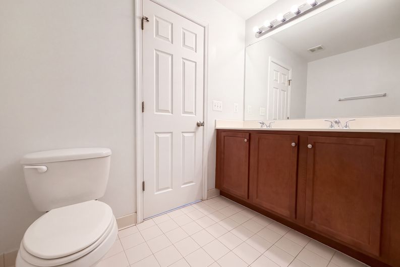 Photo 16 of 25 of 15613 John Diskin Cir, Woodbridge, VA