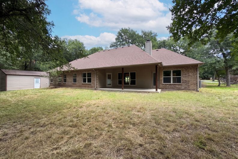 Photo 5 of 25 of 121 Rey Del Mar Cir, Weatherford, TX