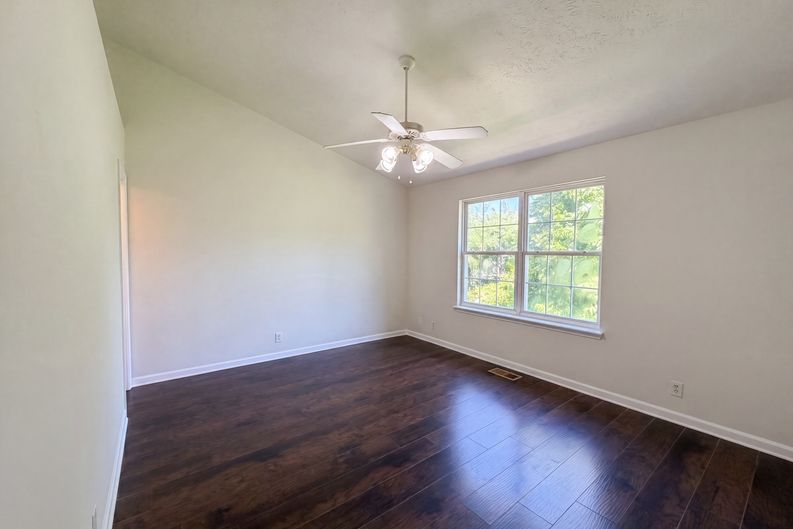 Photo 4 of 23 of 5170 Hickory Hollow Pkwy, Antioch, TN