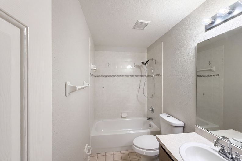 Photo 21 of 25 of 17956 SW 25th Avenue Rd, Ocala, FL