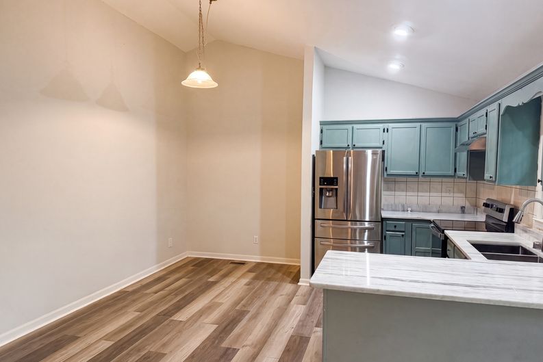 Photo 6 of 17 of 7816 Foxwood Dr, Raleigh, NC