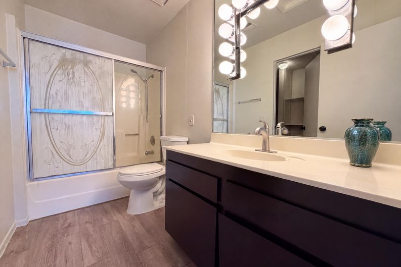 Photo 12 of 17 of 5240 Janfred Ct, Las Vegas, NV