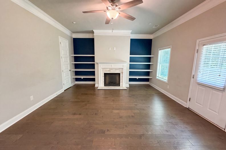 Photo 3 of 21 of 5317 Winmire Ln, Stone Mountain, GA