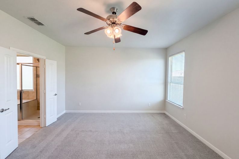 Photo 4 of 21 of 4312 Chicory Ct, Denton, TX