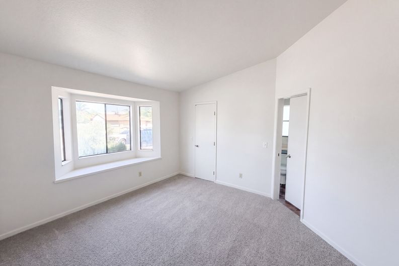 Photo 14 of 18 of 5840 N Belbrook Dr, Tucson, AZ