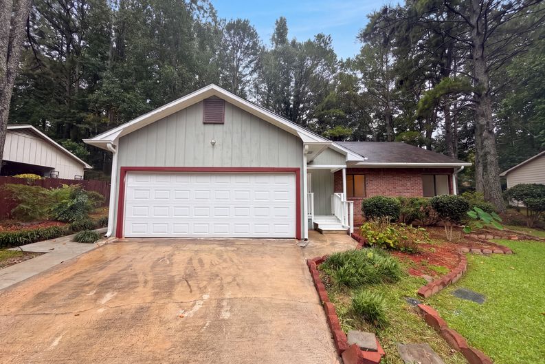 Photo 16 of 18 of 5330 Garvey Dr, Fairburn, GA